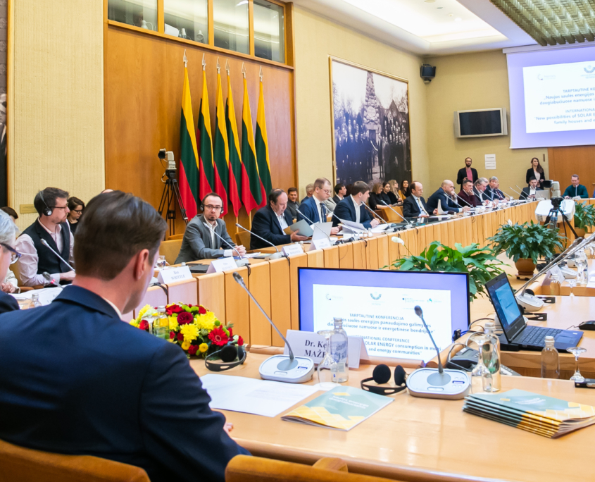 Konferenz zu Solarenergie in Litauen in Sitzungssaal des Seimas in Vilnius