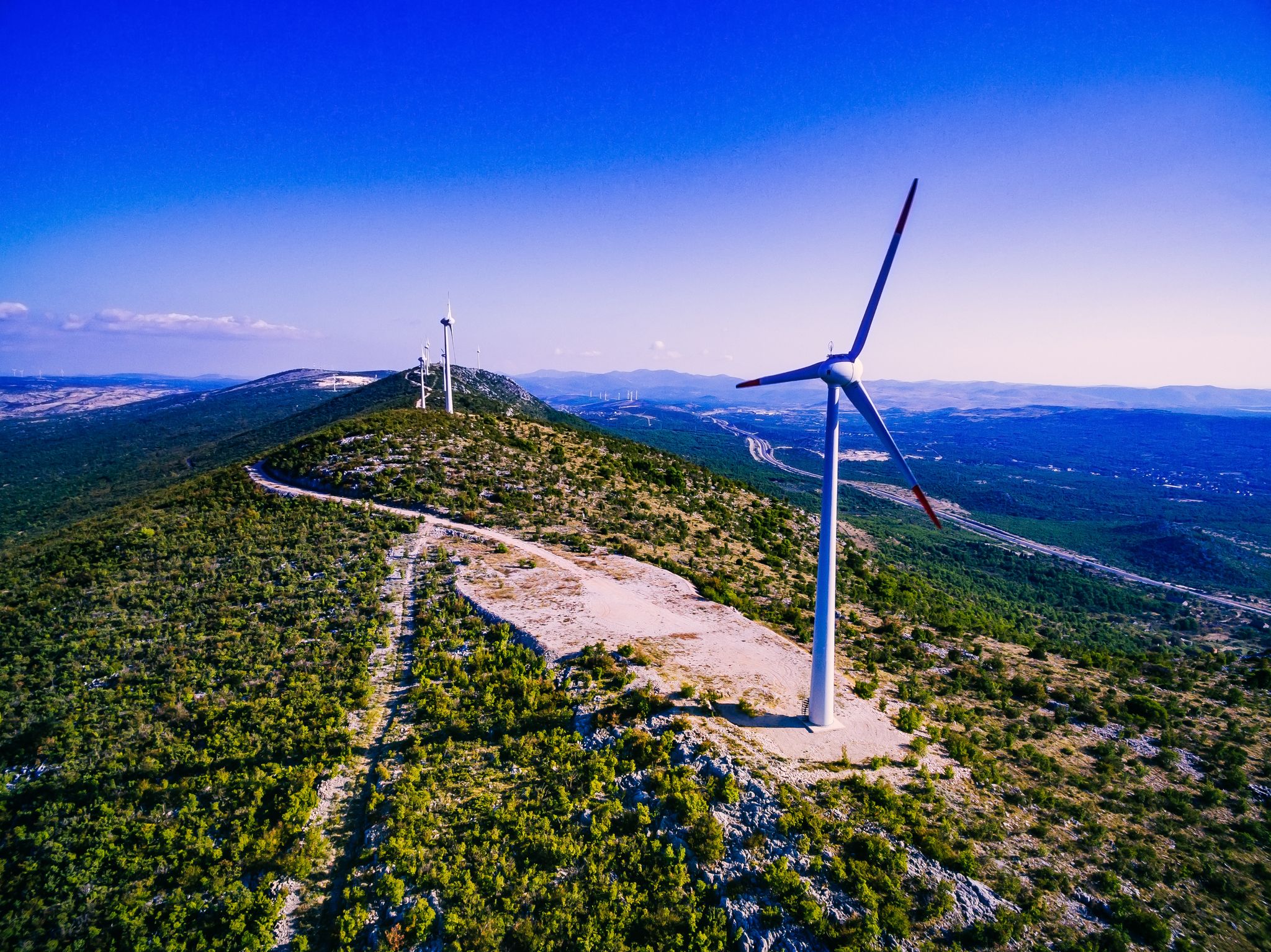 2022/04/Wind-turbines_Dalmatia