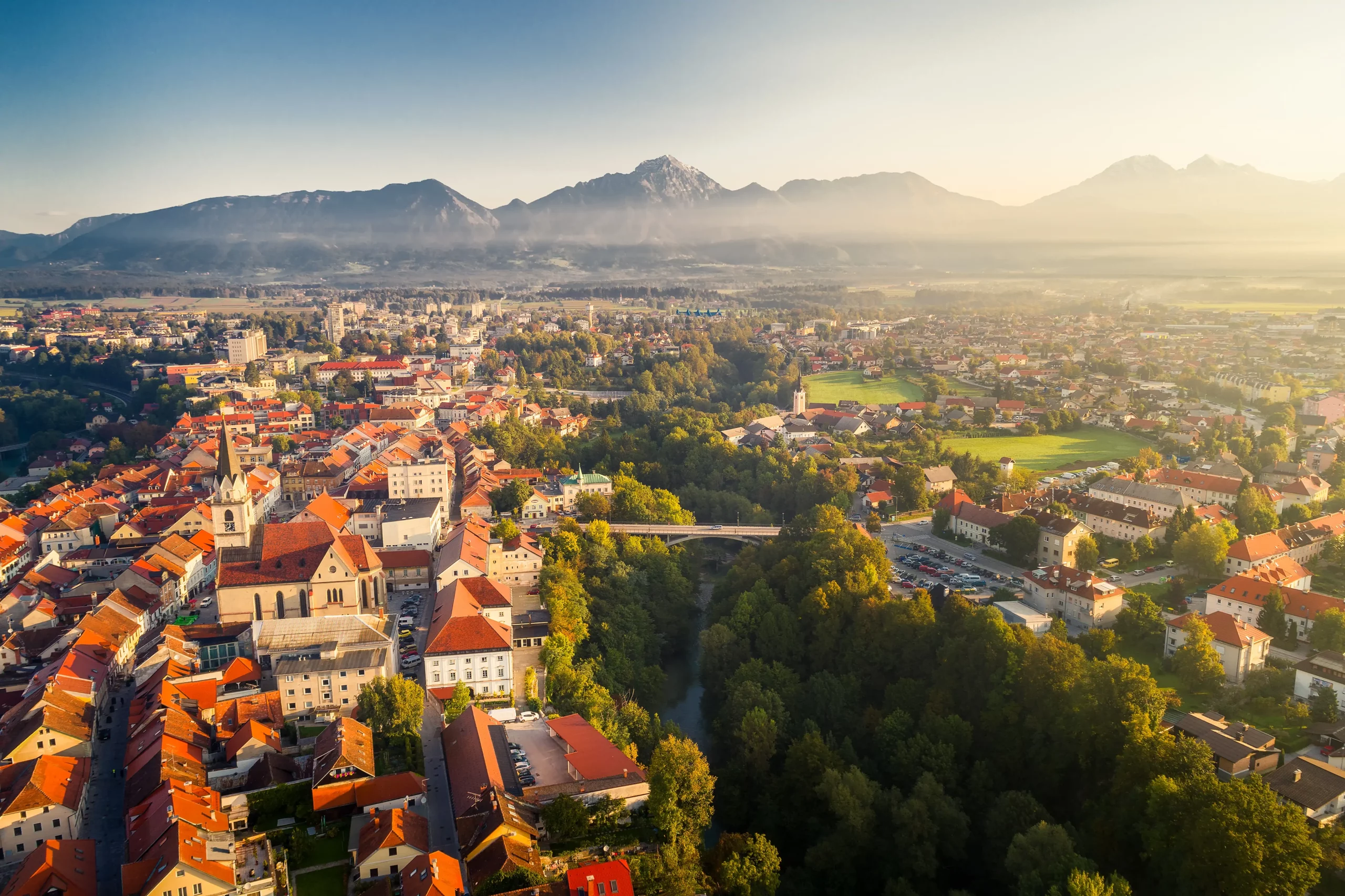 Panoramablick auf die slowenische Stadt Kranj; Foto: Dragan Gavaranovič